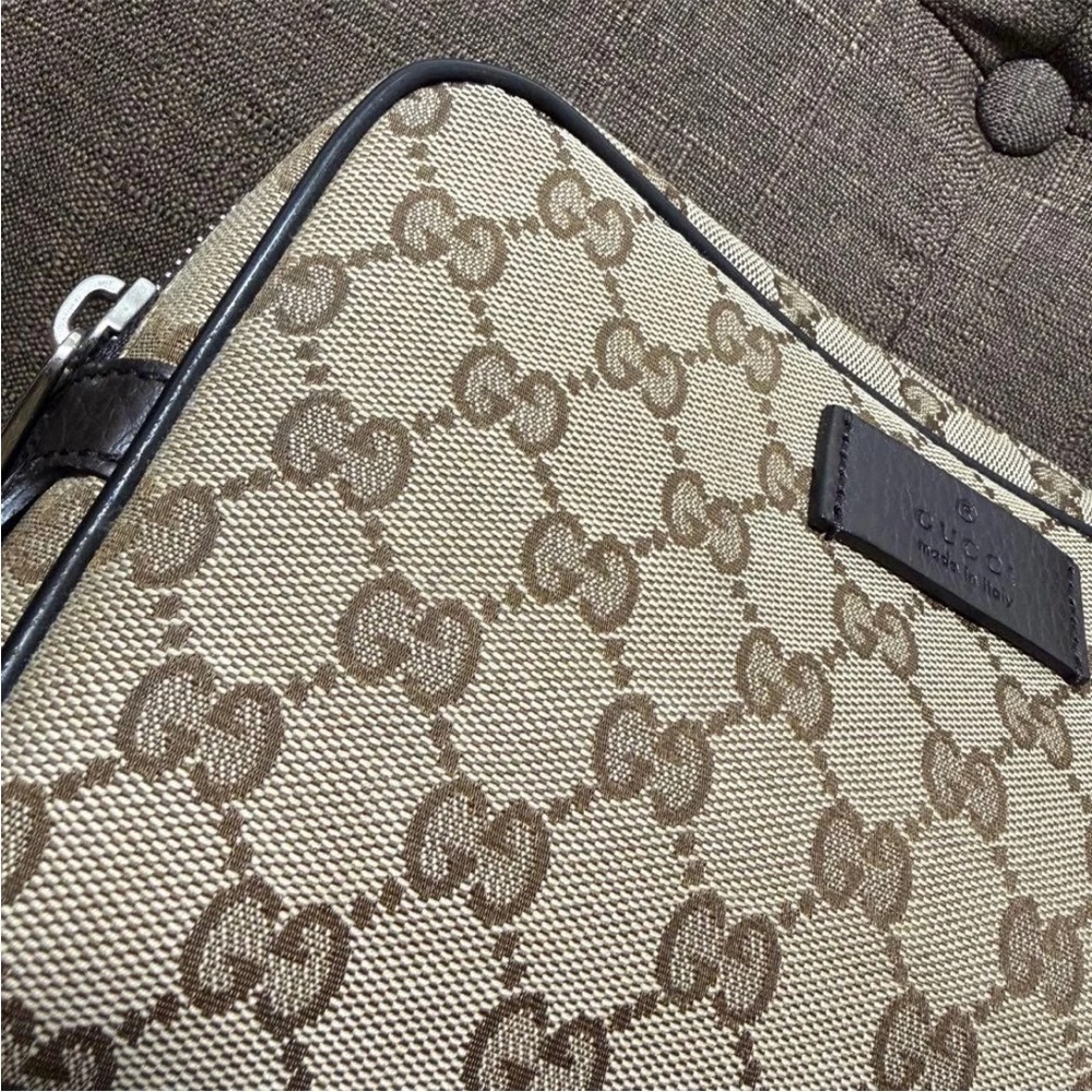Gucci Beige and Brown Belt Bag - Picture 2 of 16